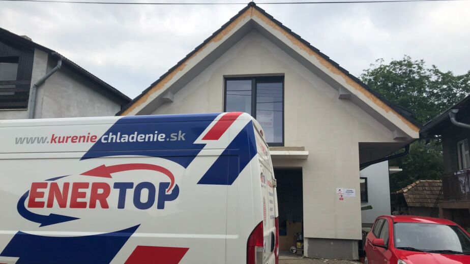 Dvojgeneračný rodinný dom v Sabinove s kúrením a vodoinštaláciami, realizácia ENERTOP