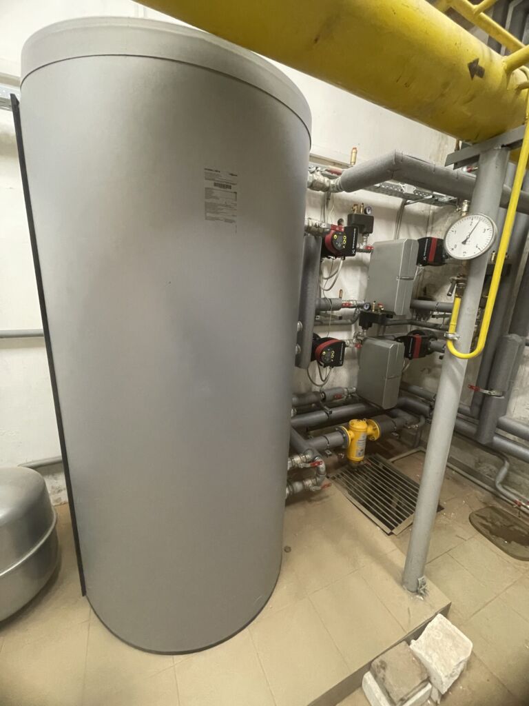 Spišské Podhradie škola kúrenie, Spišské Podhradie škola , moderné kúrenie pre základnú školu, tepelné čerpadlá pre školy, rekonštrukcia kúrenia v škole, Spišsské Pohradie základná škola, Enertop